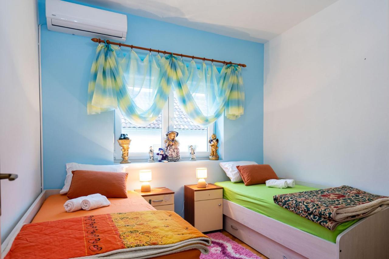 Apartman Jozic Knin Exterior photo